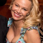 pamela-anderson-april-3-2017-2