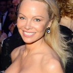 pamela-anderson-shocking-face-unrecognizable-rex