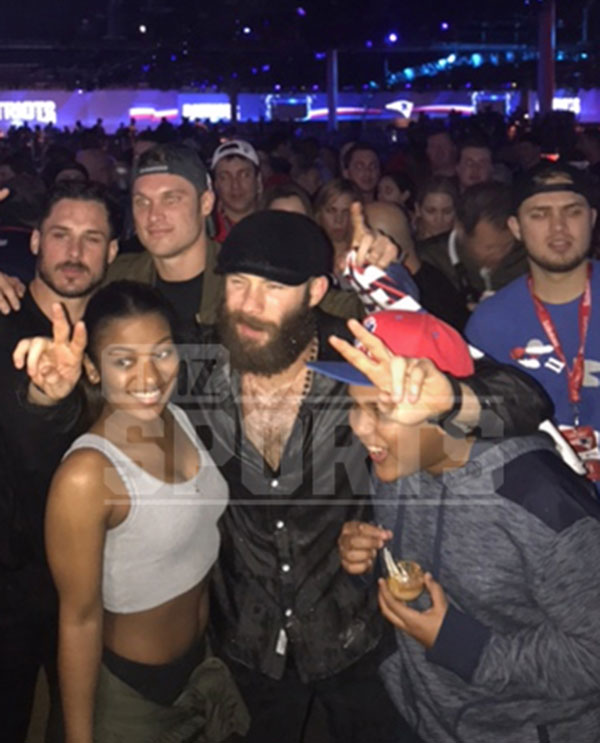 VIDEO] Patriots' Super Bowl Party: Tom Brady & More Celebrate Big Victory –  Hollywood Life