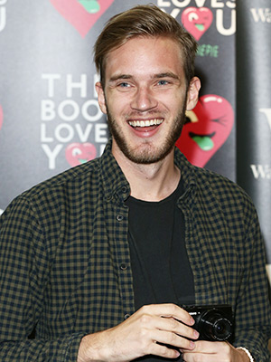 PewDiePie Pictures — See Photos Of The YouTube Star – Hollywood Life
