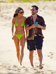 Scott Disick and a mystery brunette girl strolling one the beach during holidays season in St-Barts. 21 Dec 2021 Pictured: Scott Disick and a mystery brunette girl strolling one the beach during holidays season in St-Barts. Photo credit: EliotPress / MEGA TheMegaAgency.com +1 888 505 6342 (Mega Agency TagID: MEGA815527_011.jpg) [Photo via Mega Agency]