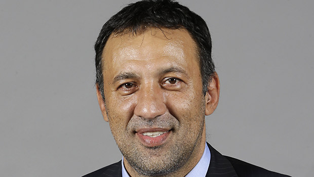 Vlade Divac Celebrity Profile – Hollywood Life
