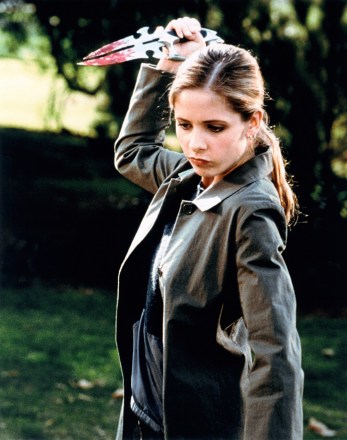 BUFFY THE VAMPIRE SLAYER, Sarah Michelle Gellar, 1997-03.  TM and Copyright (c) 20th Century Fox Film Corp.  All Rights Reserved.  Courtesy: Everett Collection"
