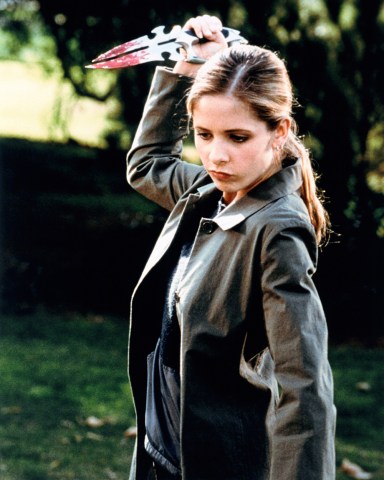 BUFFY THE VAMPIRE SLAYER, Sarah Michelle Gellar, 1997-03. TM and Copyright (c) 20th Century Fox Film Corp. All Rights Reserved. Courtesy: Everett Collection"
