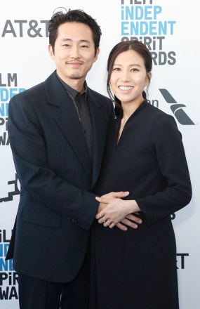Steven Yeun y Joana Pak 34th Film Independent Spirit Awards, Roaming Arrivals, Los Ángeles, EE.UU. - 23 de febrero de 2019