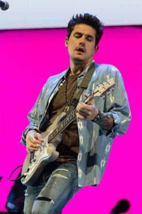 John Mayer John Mayer Londra, İngiltere'deki O2 Arena'da konser veriyor - 13 Ekim 2019