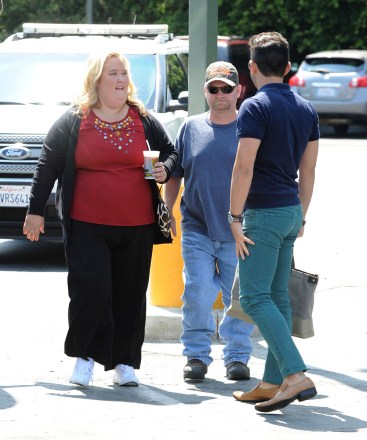 Mama June and Sugar Bear at taping of EXTRA held at Universal Studios in Los Angeles on September 9, 2013.Pictured: Mama June,Sugar Bear,Mama JuneSugar BearMario LopezRef: SPL607696 090913 NON-EXCLUSIVEPicture by: SplashNews.comSplash News and PicturesUSA: +1 310-525-5808London: +44 (0)20 8126 1009Berlin: +49 175 3764 166photodesk@splashnews.comWorld Rights