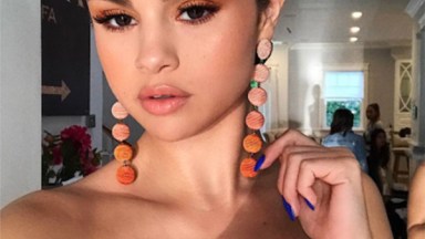 Selena Gomez Orange Eyeshadow