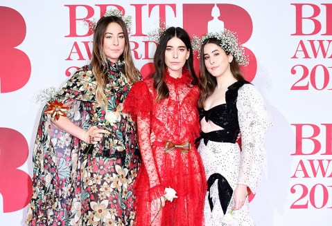 [PHOTOS] Haim Sisters: Pics Of Este, Alana & Danielle – Hollywood Life