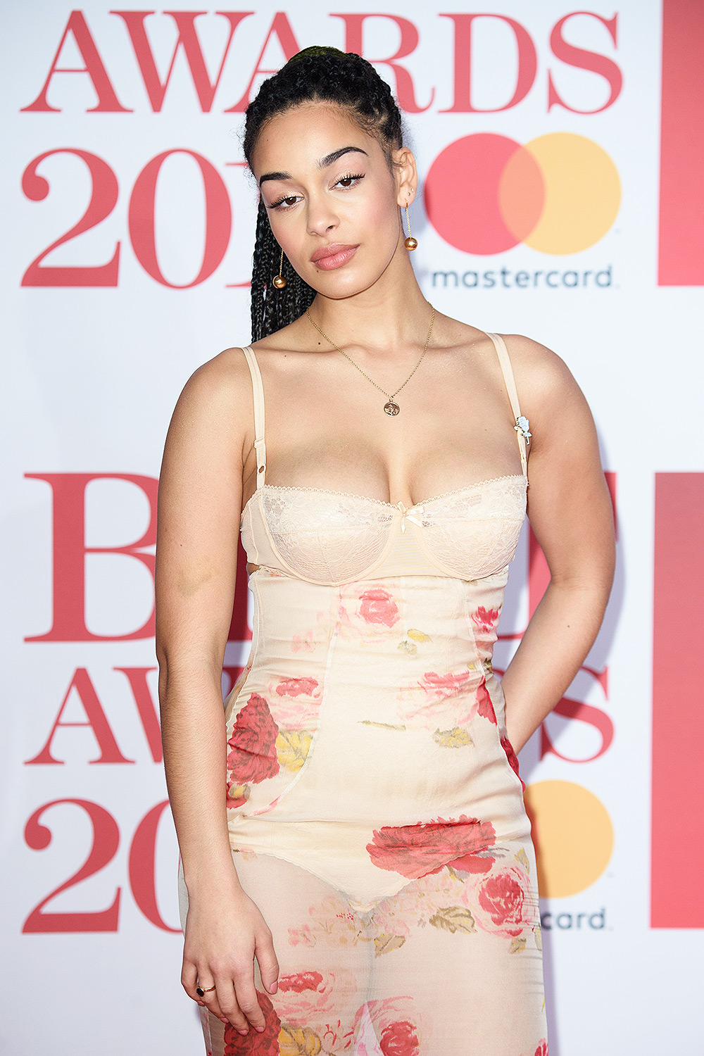 jorja-smith-5