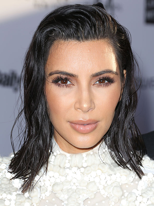 Pics Kim Kardashian S Wet Hair Style Get Her Daily Front Row Awards Beauty Hollywood Life