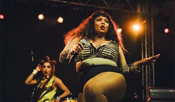 Lizzo Performing On Stage