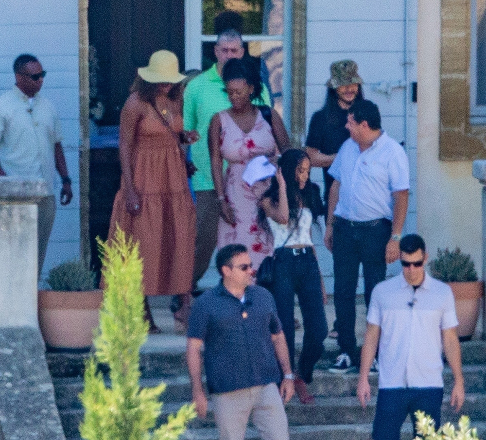 *EXCLUSIVE* The Obama family visits the Chateau Vaudieu in Chateauneuf-du-Pape