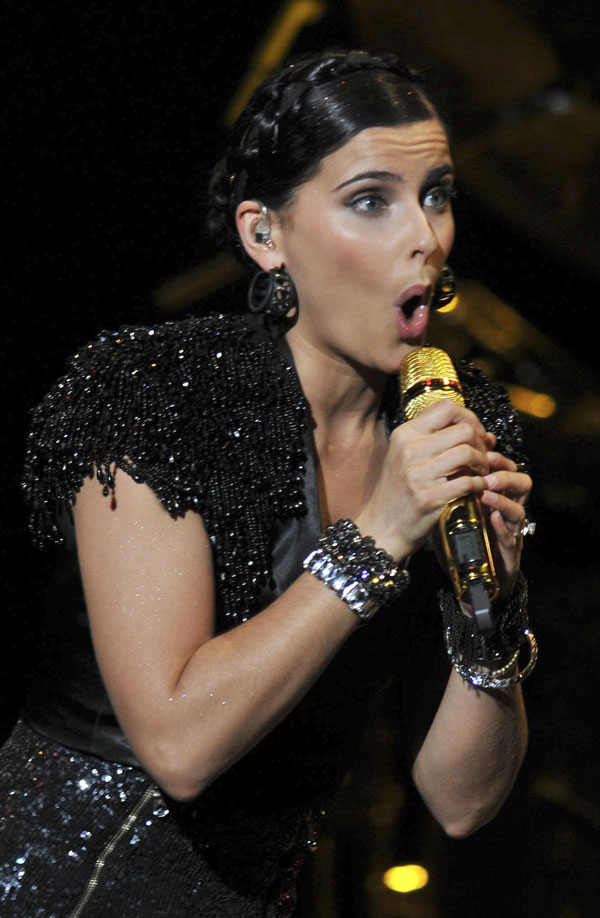 nelly-furtado-4