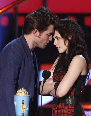 Robert Pattinson Kristen Stewart MTV Movie Awards
