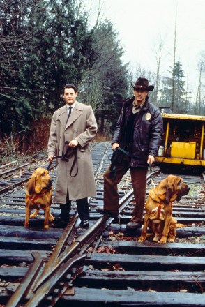 TWIN PEAKS, from left: Kyle MacLachlan, Michael Ontkean, 1990-91. © ABC /Courtesy Everett Collection