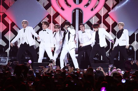 BTS - Jin, Suga, J-Hope, RM, Jimin, V ve Jungkook KIIS-FM iHeartRadio Jingle Ball, Show, The Forum, Los Angeles, ABD - 06 Aralık 2019