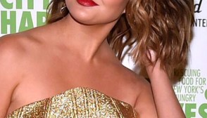 Chrissy Teigen Armpit Liposuction