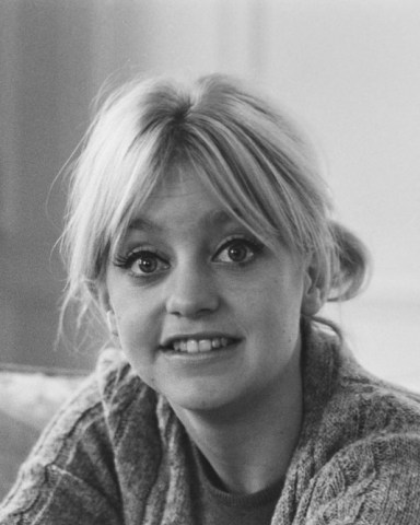 EXCLUSIVE: Actress Goldie Hawn in her suite at the Dorchester hotel in London. 29 Jan 1970 Pictured: Goldie Hawn. Photo credit: News Licensing / MEGA TheMegaAgency.com +1 888 505 6342 (Mega Agency TagID: MEGA294283_001.jpg) [Photo via Mega Agency]