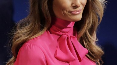 melania trump pink blouse pussy bow