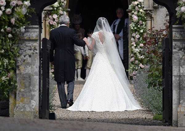 pippa-middleton-wedding-dress-2