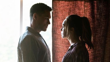 Alicia & Jake Hook Up On 'Fear The Walking Dead'
