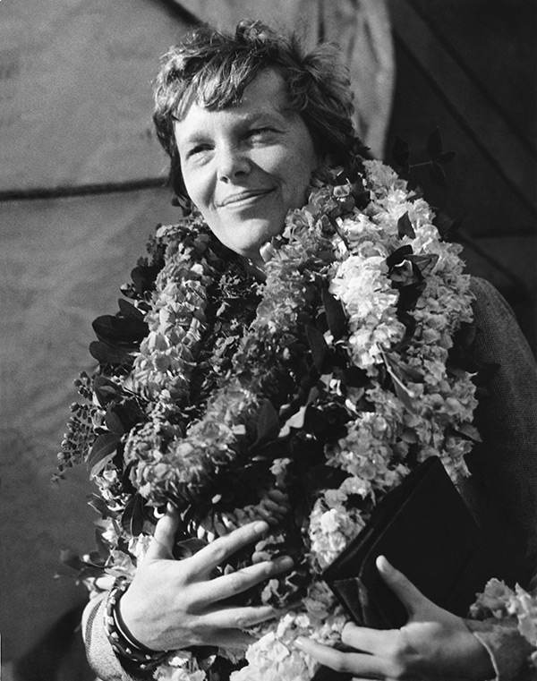 Amelia Earhart Pictures — See Photos Of The Pilot – Hollywood Life