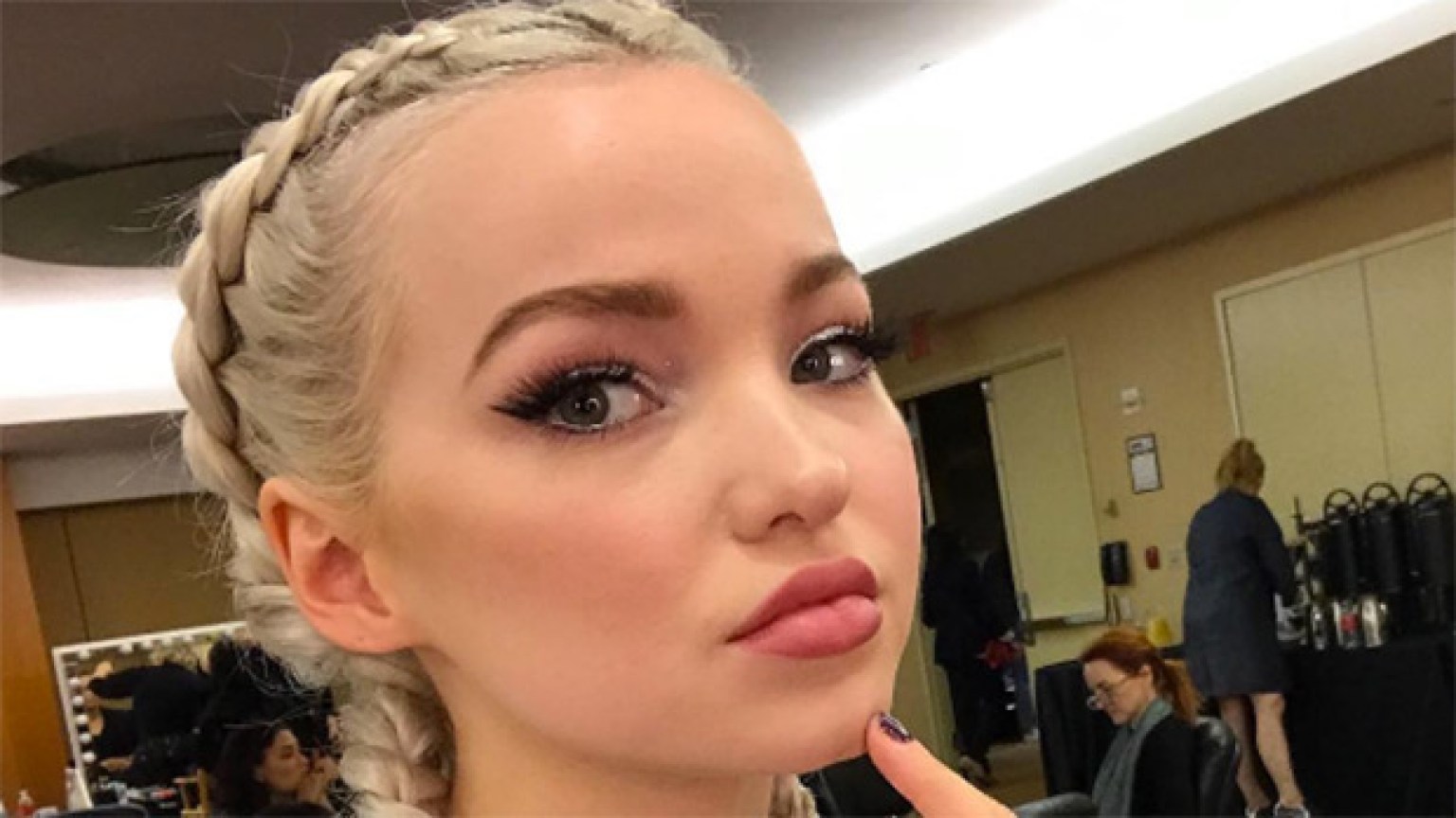 Dove Cameron’s Makeup For ‘Descendants 2’ Press — Get Her Glowy Skin