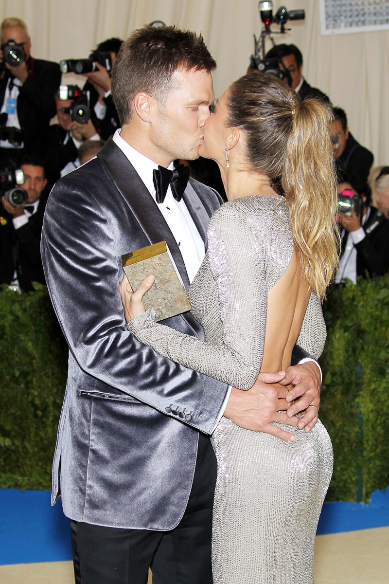 International Kissing Day Photos Of Your Favorite Celebs Smooching Hollywood Life