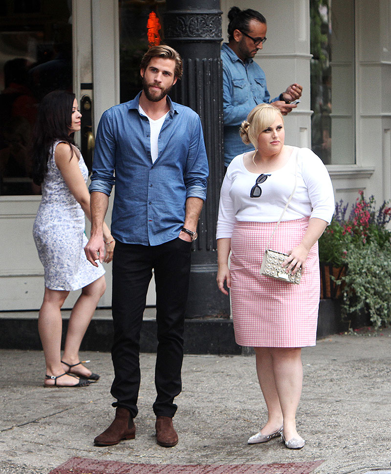 rebel-wilson-liam-hemsworth-8