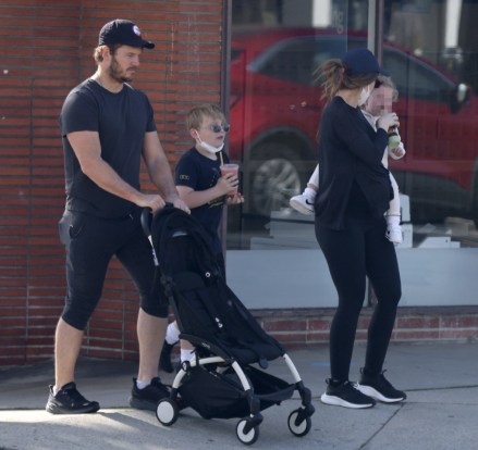 Los Angeles, CA  - *EXCLUSIVE*  - Chris Pratt pushes the stroller as he takes his two kids, Jack and Lyla, out for smoothies. Chris and his pregnant wife Katherine Schwarzenegger are expecting another baby soon.  Pratt had a bit of an itch dutring the walk. The actor was seen back in LA after recently spending time in Atlanta filming Guardians of the Galaxy.Pictured: Chris Pratt, Katherine SchwarzeneggerBACKGRID USA 7 MAY 2022 BYLINE MUST READ: BACKGRIDUSA: +1 310 798 9111 / usasales@backgrid.comUK: +44 208 344 2007 / uksales@backgrid.com*UK Clients - Pictures Containing ChildrenPlease Pixelate Face Prior To Publication*
