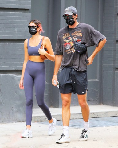Model Kaia Gerber And Rumored Boyfriend Jacob Elordi Walk home from Dogpound Gym In New York City  Pictured: Kaia Gerber,Jacob Elordi Ref: SPL5185962 090920 NON-EXCLUSIVE Picture by: Christopher Peterson / SplashNews.com  Splash News and Pictures USA: +1 310-525-5808 London: +44 (0)20 8126 1009 Berlin: +49 175 3764 166 photodesk@splashnews.com  World Rights