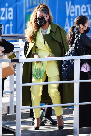 Venice, ITALY  - *EXCLUSIVE*  - Superstar couple Beyonce and her husband Jay-Z are seen departing from Venice Airport after attending the wedding of Géraldine Guyot and Alexandre Arnault in Venice, Italy.Pictured: Beyonce, Jay-ZBACKGRID USA 17 OCTOBER 2021 BYLINE MUST READ: Cobra Team / BACKGRIDUSA: +1 310 798 9111 / usasales@backgrid.comUK: +44 208 344 2007 / uksales@backgrid.com*UK Clients - Pictures Containing ChildrenPlease Pixelate Face Prior To Publication*