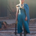 Daenerys-Best-Outfits-On-game-of-thrones-7