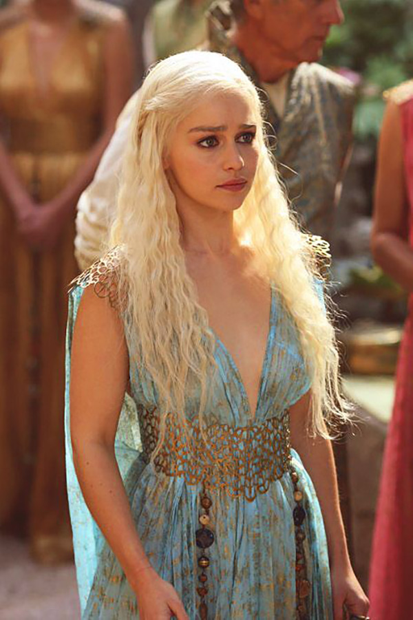 Daenerys-Best-Outfits-On-game-of-thrones-9