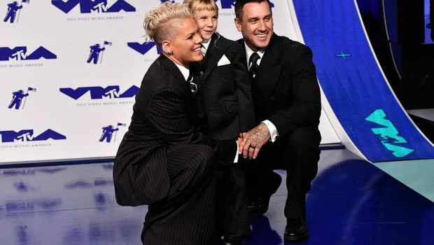 Pink, Willow Sage Hart and Carey Hart