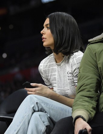 A modelo Kendall Jenner assiste a um jogo de basquete da NBA entre Los Angeles Clippers e Boston Celtics, em Los AngelesCeltics Clippers Basketball, Los Angeles, EUA - 24 de janeiro de 2018