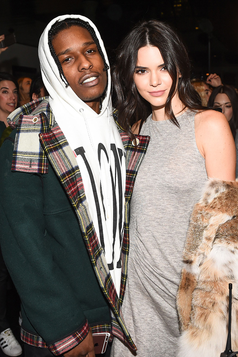 Kourtney Kardashian, Kendall & Kylie Jenner 2017 Summer Romances: Pics