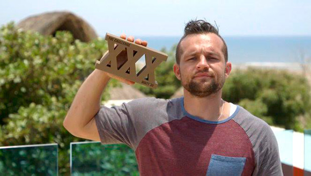 Derrick Returns To 'The Challenge: XXX' — From GOAT To Dad & Back – Hollywood Life