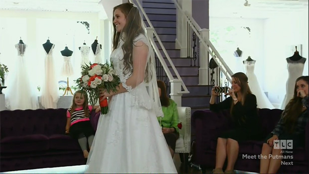 Joy Duggar Goes Wedding Dress Shopping & Gets Super ‘Emotional ...