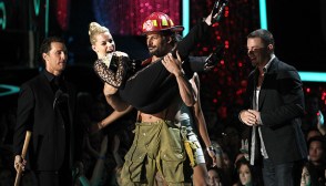 Joe Manganiello & Elizabeth Banks at 2012 MTV Movie Awards