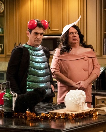 MODERN FAMILY - "Good Grief" - It's another epic Halloween full of costumes, tricks and treats for the Dunphy-Pritchett-Tucker clan as they deal with huge, unexpected news, on "Modern Family," WEDNESDAY, OCT. 24 (9:00-9:31 p.m. EDT), on The ABC Television Network. (ABC/Tony Rivetti)TY BURRELL, ERIC STONESTREET
