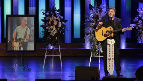 Troy Gentry’s Memorial: Photos From Late Singer’s Funeral – Hollywood Life