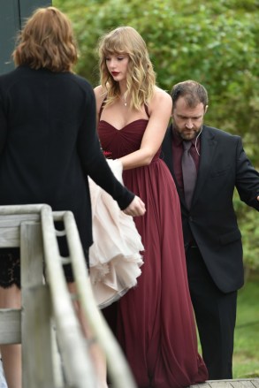Martha's Vineyard, MA  - Taylor Swift attends her BFF Abigail Anderson’s wedding in Martha's Vineyard on Saturday. The ‘LWYMMD’ singer is wearing a maroon gown for the special occasion.

Pictured: Taylor Swift

BACKGRID USA 2 SEPTEMBER 2017 

USA: +1 310 798 9111 / usasales@backgrid.com

UK: +44 208 344 2007 / uksales@backgrid.com

*UK Clients - Pictures Containing Children
Please Pixelate Face Prior To Publication*