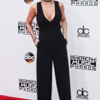 Jenny McCarthy arrives at the 2016 American Music Awards