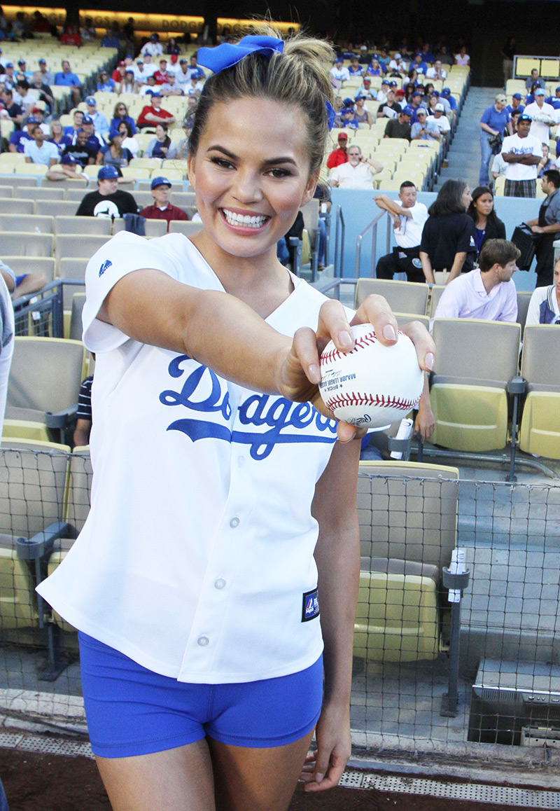 Celebrity La Dodger Fans See Pics Hollywood Life