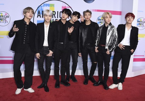 2017 AMA Carpet Photos — See The Looks At The American Music Awards ...