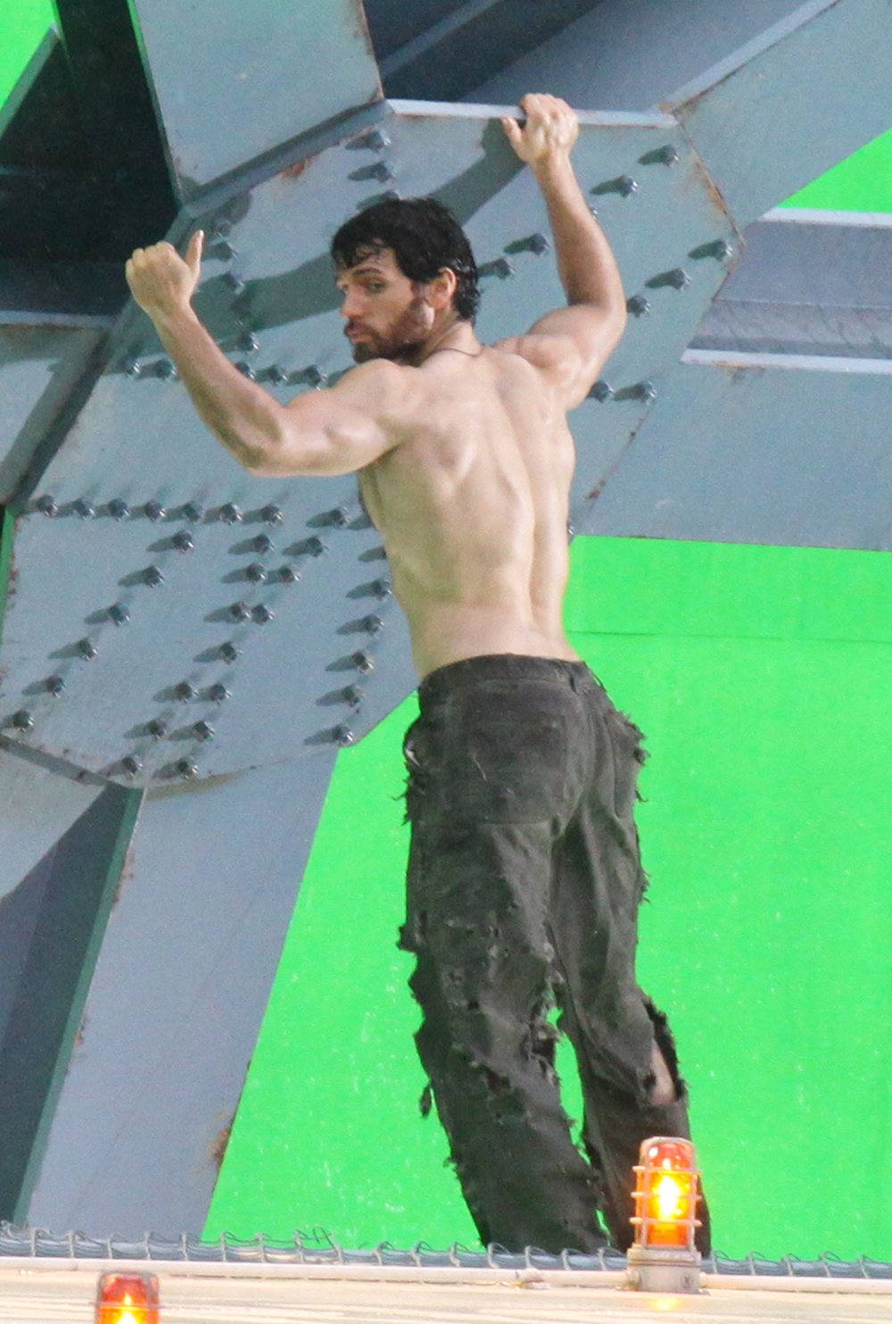 Henry Cavill Showing Off His Physique On Set Of "Man Of Steel"