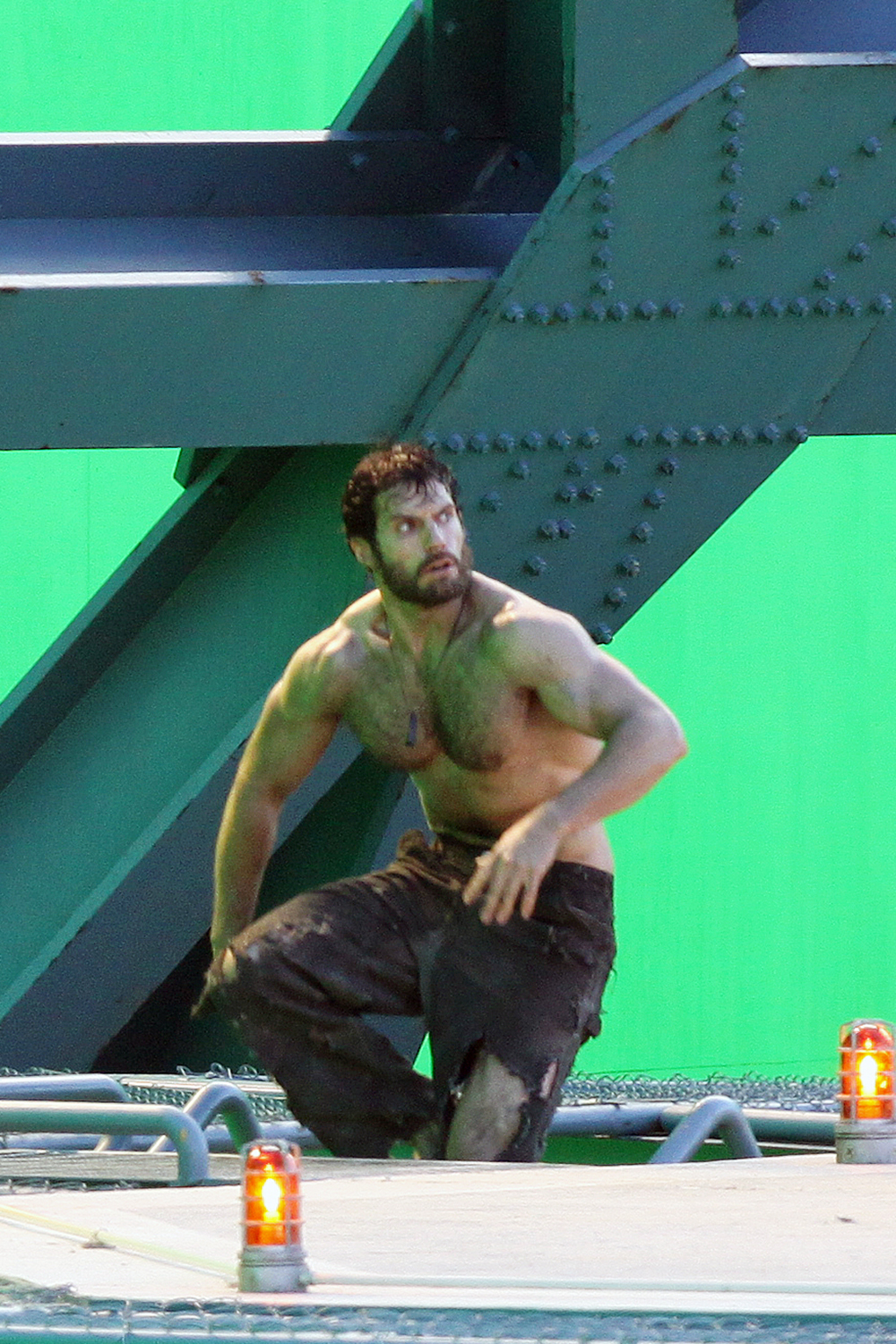 Henry Cavill looking ripped on the set of 'Superman: Man of Steel' in Vancouver