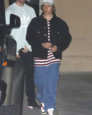 Beverly Hills, CA  - Pop superstar Justin Bieber and his girlfriend Selena Gomez were spotted leaving church in separate vehicles after their Wednesday evening service in Beverly Hills.Pictured: Selena GomezBACKGRID USA 7 MARCH 2018 USA: +1 310 798 9111 / usasales@backgrid.comUK: +44 208 344 2007 / uksales@backgrid.com*UK Clients - Pictures Containing ChildrenPlease Pixelate Face Prior To Publication*